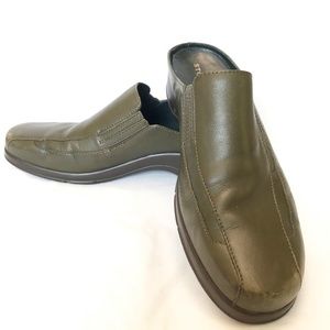 Stonefly green leather slip on mules